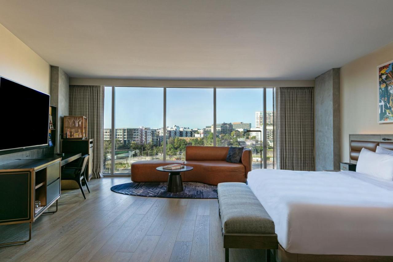 W Hotel 5*
