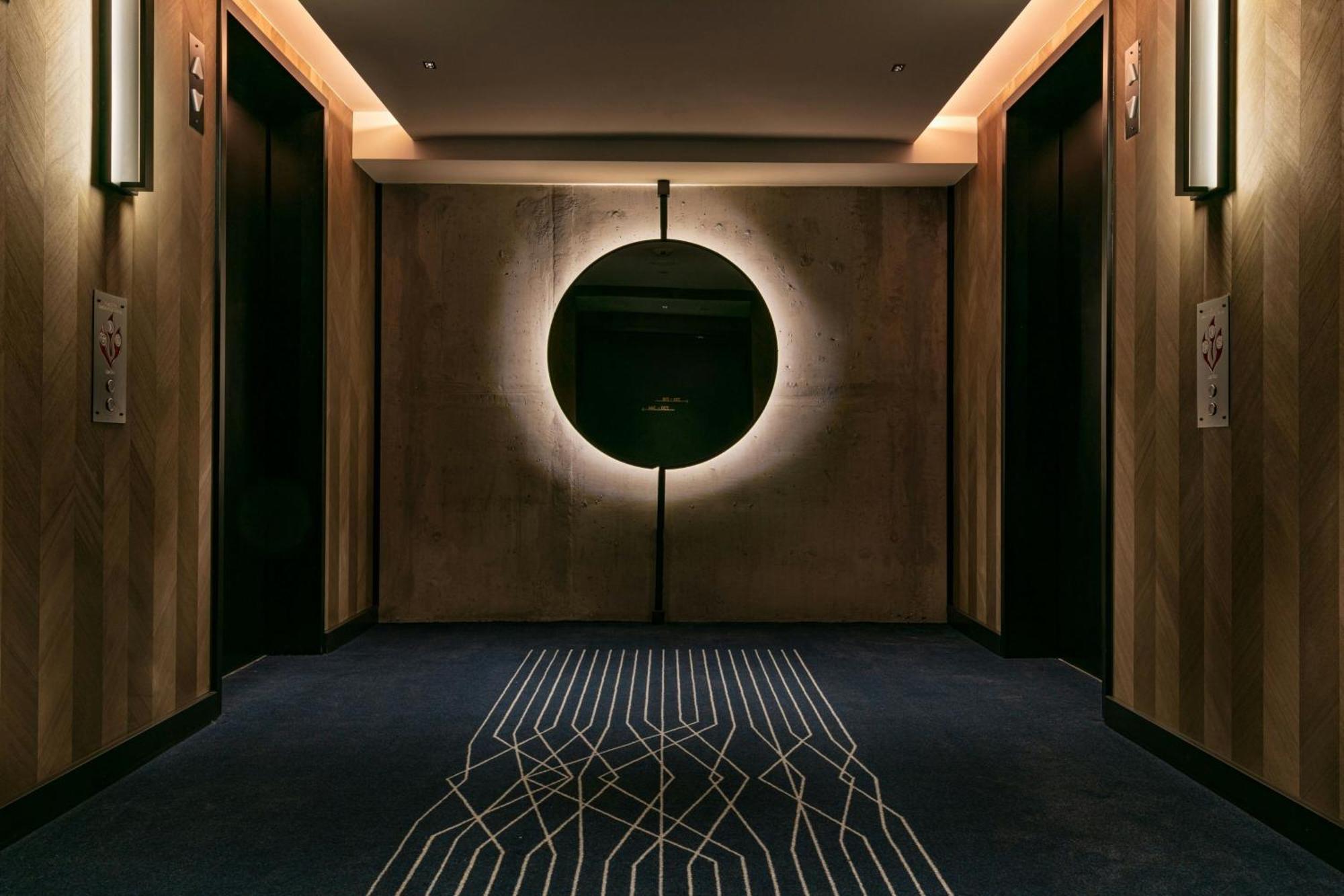 Hotel W
